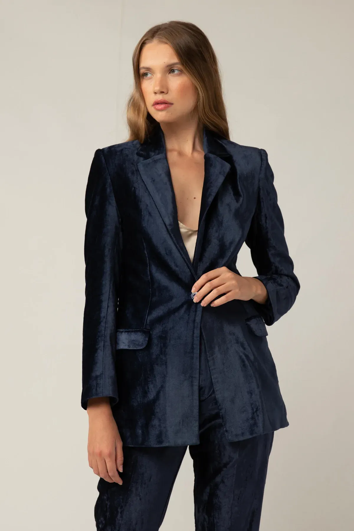 Della Velvet Blazer